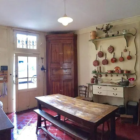 بيت للعطل Du Chateau Des Moriers